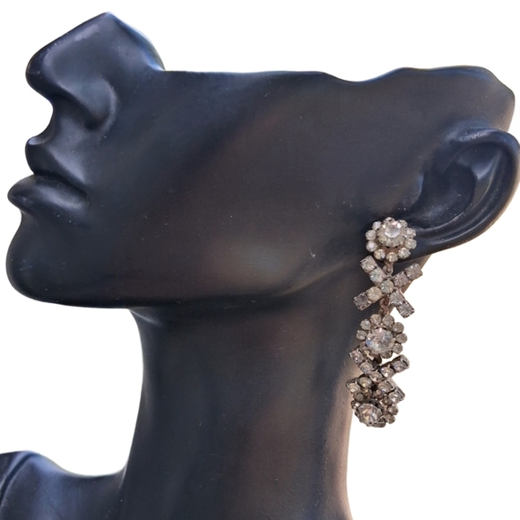 Glam Mid Century XOXO Rhinestone Drop Earrings - Picture 2 of 7